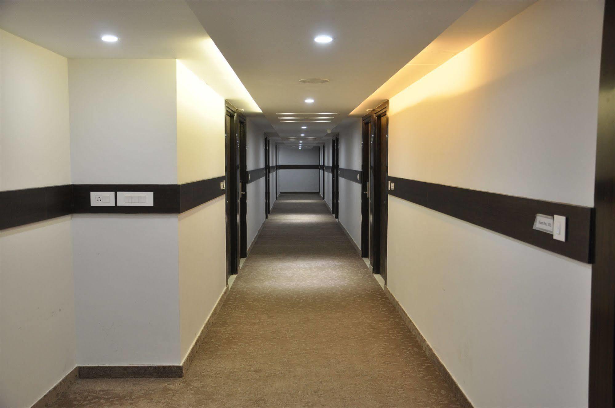 Genx Usha Kiran Agra Hotel Agra  Luaran gambar